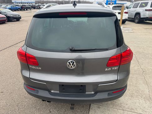 Used 2012 Volkswagen Tiguan S image 6