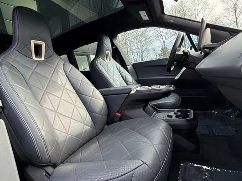 Used 2022 BMW iX xDrive50 w/ Premium Package image 17