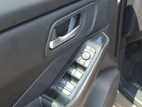 Used 2025 Nissan Rogue SV AWD/4WD image 6