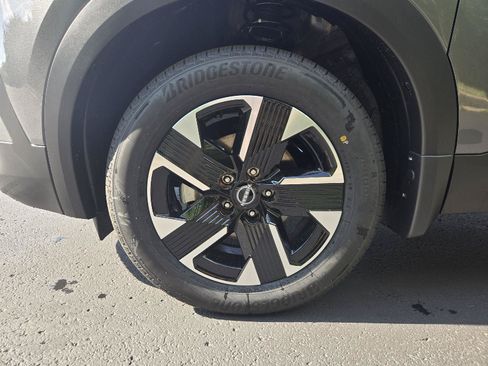 New 2026 Nissan Kicks SV w/ Cold Weather Package AWD/4WD image 9