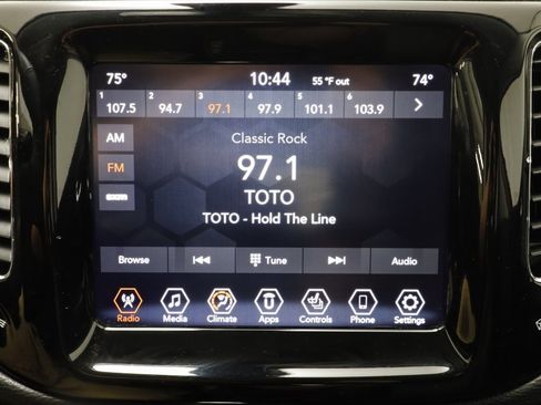 Used 2019 Jeep Compass Limited image 9