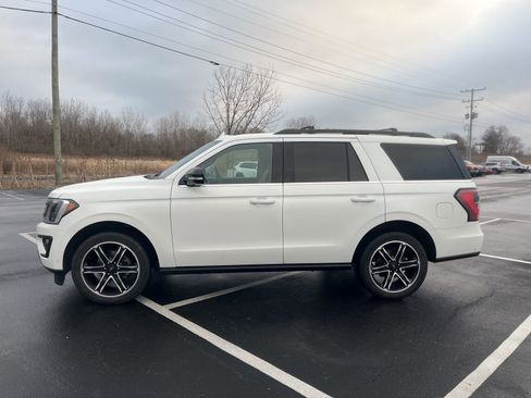 Used 2021 Ford Expedition Limited image 2