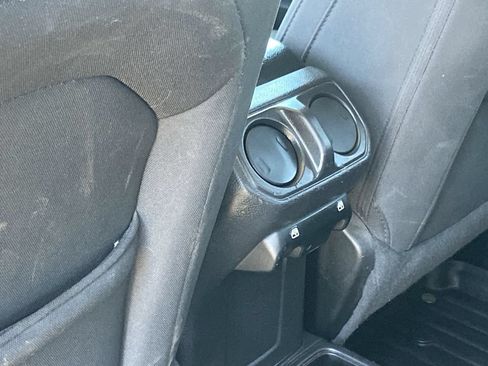 Used 2022 Jeep Gladiator Sport AWD/4WD image 16