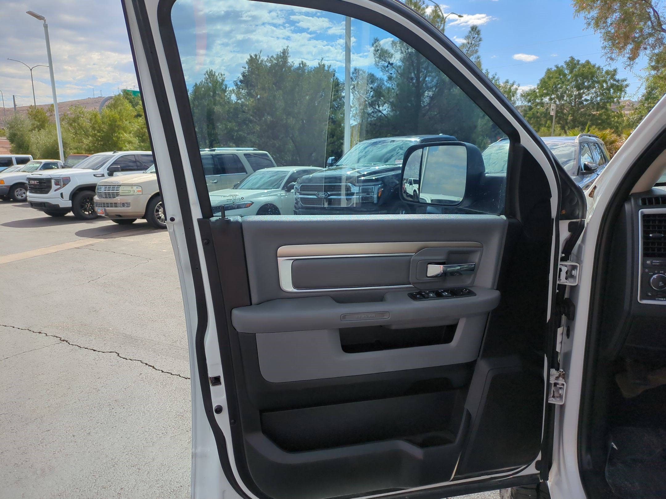 Used 2017 RAM 1500 Big Horn AWD/4WD image 12