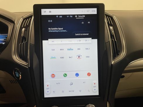 Used 2024 Ford Edge Titanium w/ Titanium Elite Package image 8