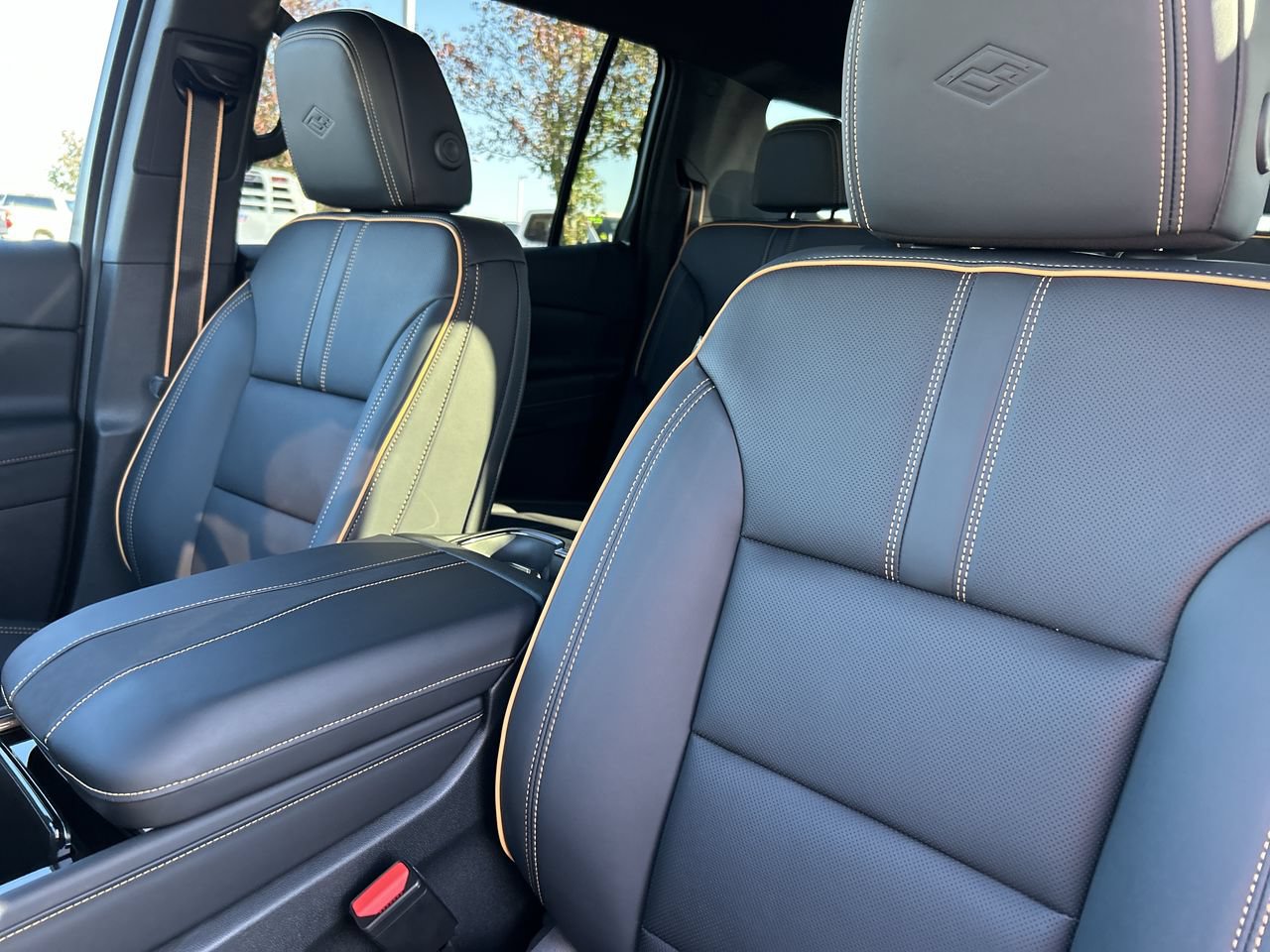 New 2027 Chevrolet Traverse High Country w/ LPO, Floor Liner Package AWD/4WD image 23