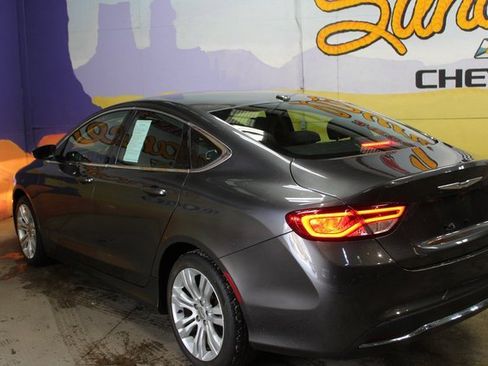 Used 2015 Chrysler 200 Limited w/ Comfort Group image 5