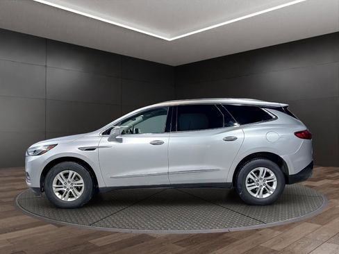 Used 2020 Buick Enclave Essence image 5