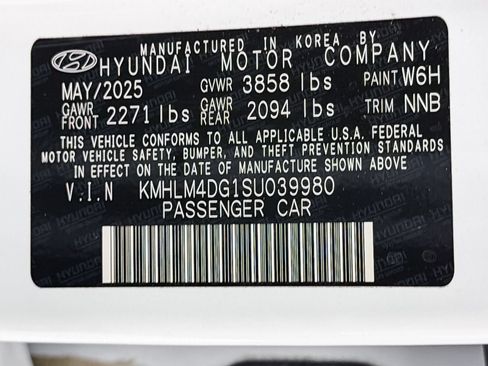 Used 2025 Hyundai Elantra Sport FWD image 25