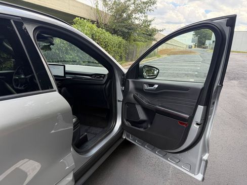 Used 2024 Ford Escape ST-Line w/ Tech Pack #1 AWD/4WD image 16