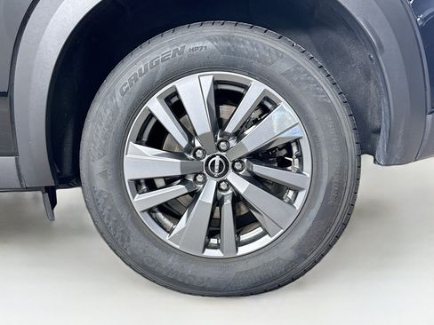 Used 2025 Nissan Pathfinder SV FWD image 37