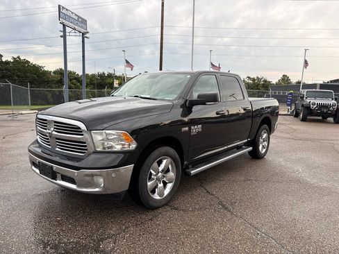 Used 2019 RAM 1500 Big Horn AWD/4WD image 3