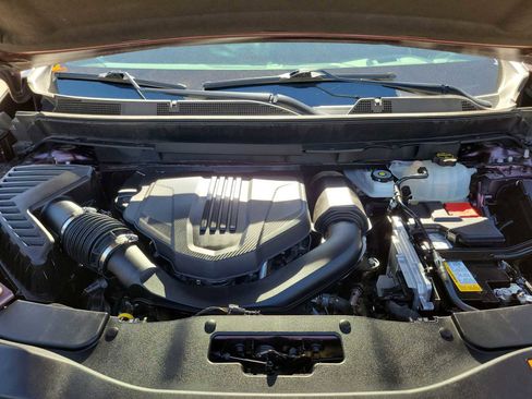 Used 2024 Chevrolet Traverse RS image 9