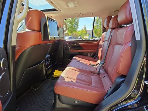 Certified 2019 Lexus LX 570 4WD image 11