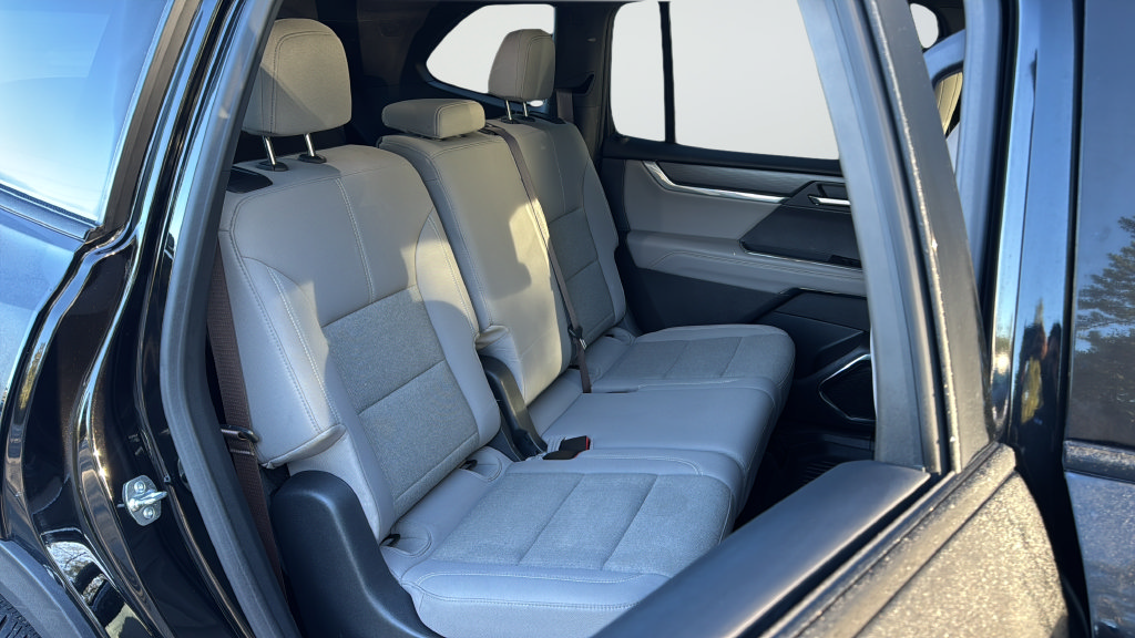 Certified 2025 GMC Acadia Elevation w/ Black Edition FWD image 20