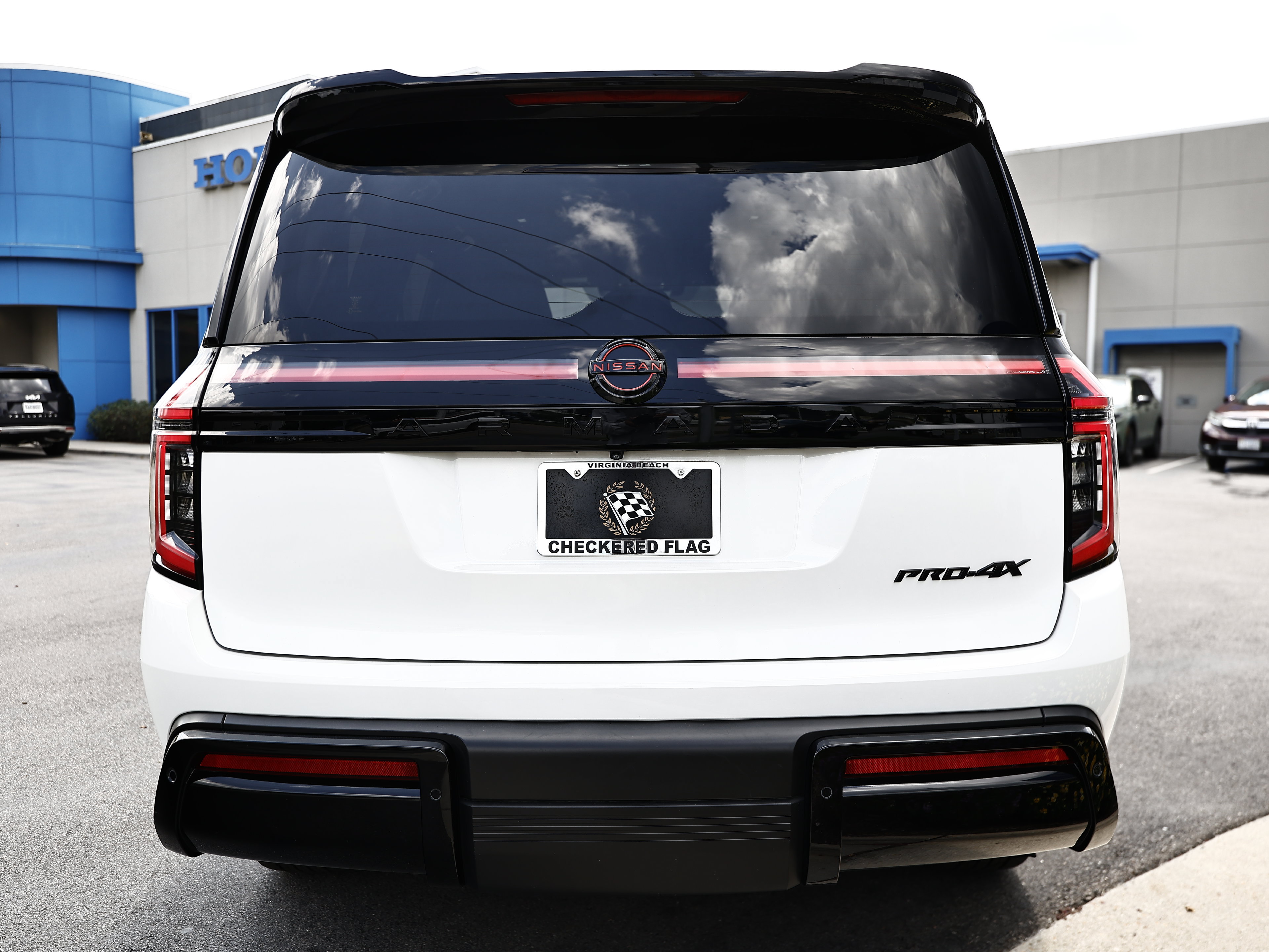 Used 2025 Nissan Armada PRO-4X AWD/4WD image 10