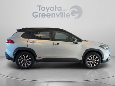 Used 2024 Toyota Corolla Cross AWD Hybrid w/ Moonroof Package image 7