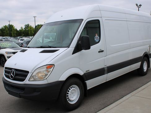 Used 2015 Mercedes-Benz Sprinter 2500 image 3