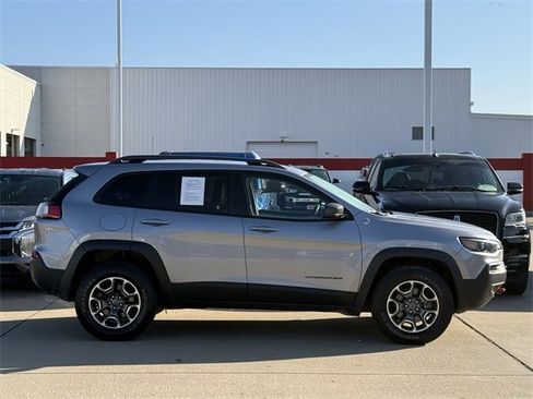 Used 2020 Jeep Cherokee Trailhawk w/ Comfort/Convenience Group image 3