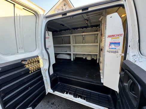 Used 2017 Chevrolet Express 2500 image 16
