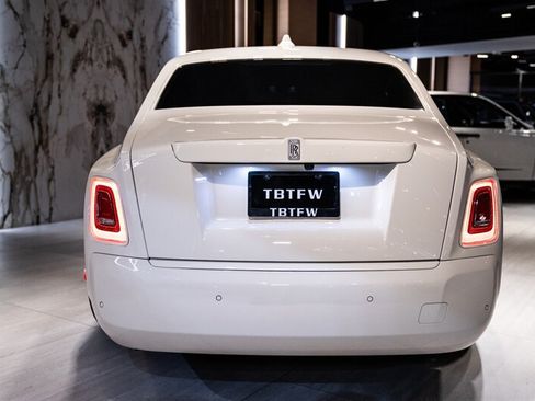 Used 2026 Rolls-Royce Phantom Sedan RWD image 21