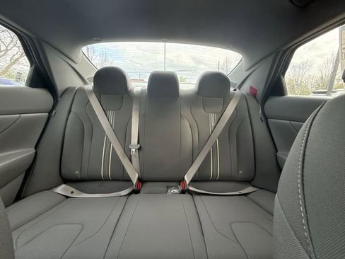 New 2026 Hyundai Elantra Hybrid FWD image 21