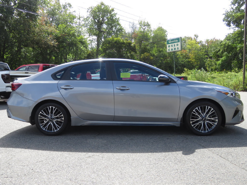 Used 2023 Kia Forte GT-Line w/ GT-Line Premium Package FWD image 4