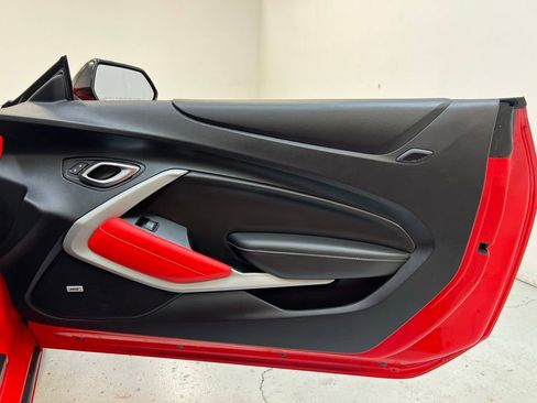 Used 2021 Chevrolet Camaro LT w/ Technology Package RWD image 26