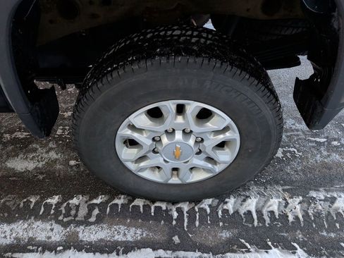 Used 2024 Chevrolet Silverado 2500 LT image 10