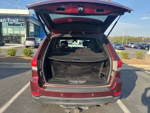 Used 2019 Jeep Grand Cherokee Laredo w/ Security & Convenience Group image 10