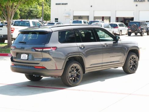 New 2025 Jeep Grand Cherokee L Altitude RWD image 4