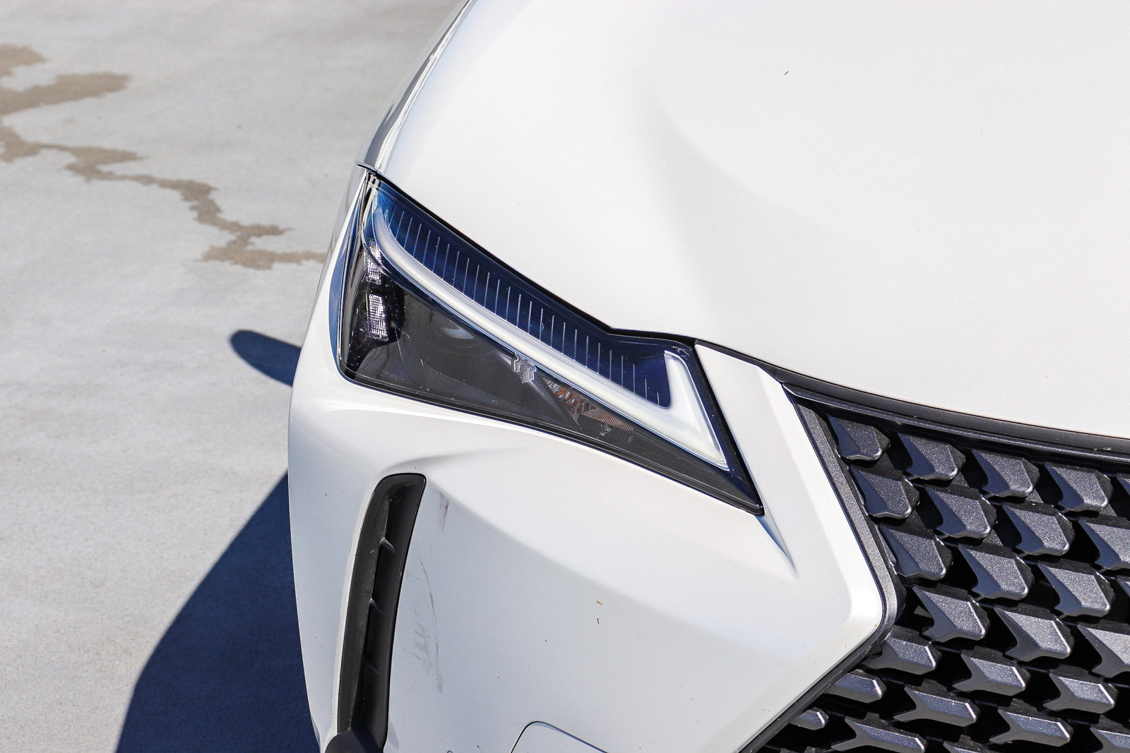 Used 2025 Lexus UX 300h FWD w/ Accessory Package (Z2) image 11