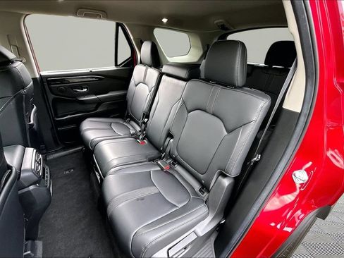 Used 2025 Honda Pilot EX-L image 18