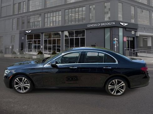 Used 2022 Mercedes-Benz E 350 4MATIC Sedan image 4