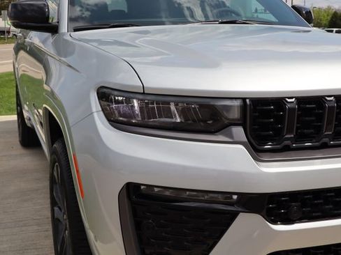 New 2026 Jeep Grand Cherokee L Limited AWD/4WD image 4