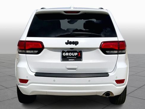 Used 2020 Jeep Grand Cherokee Altitude image 5