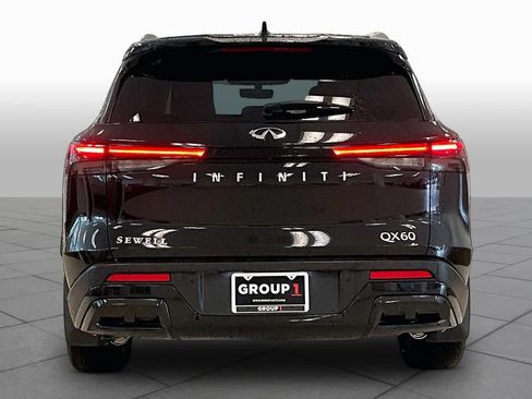 Used 2025 INFINITI QX60 Luxe w/ Vision Package FWD image 4