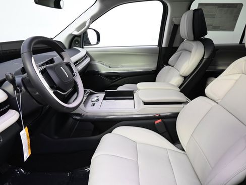 New 2026 Lincoln Navigator Reserve w/ Jet Appearance Package image 13