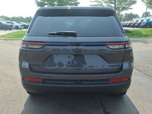 Certified 2024 Jeep Grand Cherokee Limited w/ Black Appearance Package AWD/4WD image 5