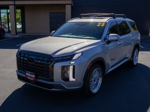 Used 2023 Hyundai Palisade SEL w/ Premium Package AWD/4WD image 3