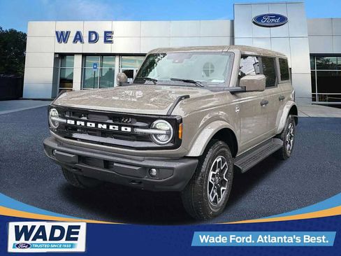 New 2026 Ford Bronco Outer Banks AWD/4WD image 1