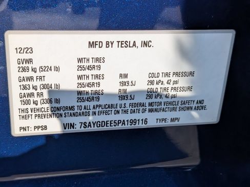 Used 2023 Tesla Model Y Long Range AWD/4WD image 40