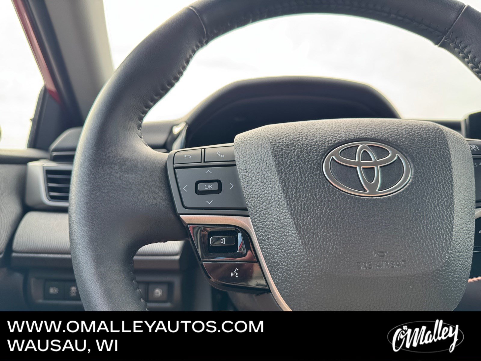 Used 2025 Toyota Camry LE w/ Convenience Package AWD/4WD image 16