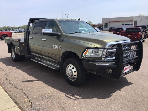 Used 2015 RAM 3500 Laramie w/ Cold Weather Group AWD/4WD image 4