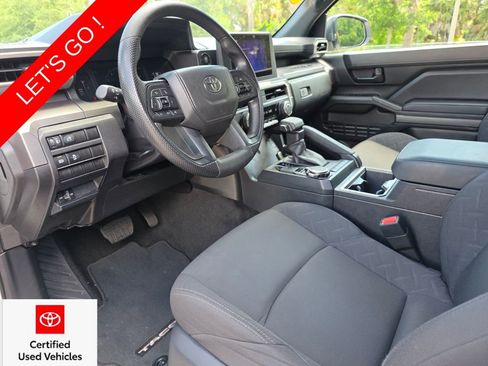 Certified 2025 Toyota Tacoma SR5 AWD/4WD image 25
