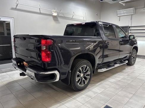Used 2024 Chevrolet Silverado 1500 LT w/ Z71 Off-Road Package image 4