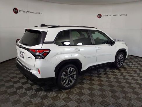 Used 2025 Subaru Forester Touring AWD/4WD image 5