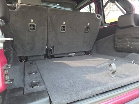 Used 2024 Jeep Wrangler Sport S image 26