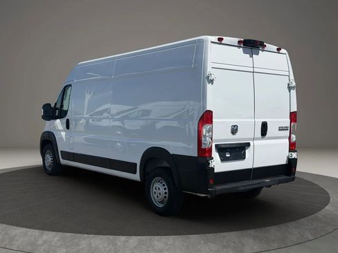 Used 2025 RAM ProMaster 2500 w/ Convenience Group FWD image 4