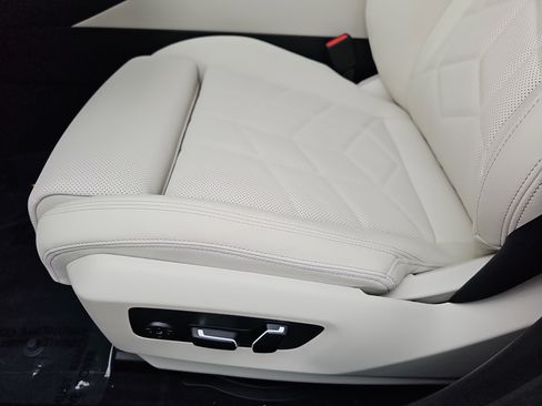 New 2026 BMW 530i xDrive w/ M Sport Package AWD/4WD image 31